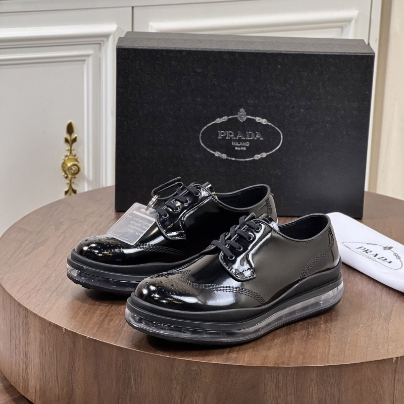 Pra*a leather shoes
